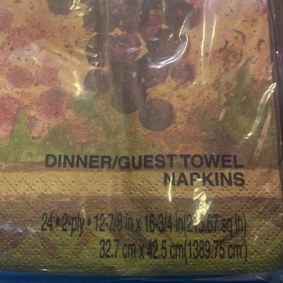 Table Cover/Napkin Bundle - Picture 4 of 11